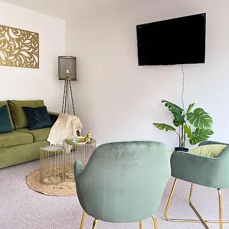 Jade's Cozy Retreat: Pet-Friendly 2-Bed with Garden Villa Cambridge  Exterior photo