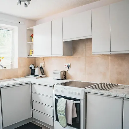 2 Bed House, Sleeps 6, Dog Friendly, Close To A14 M11, With Garden & Parking Long Stay Work Contractor Leisure, Jade CBG Exterior photo