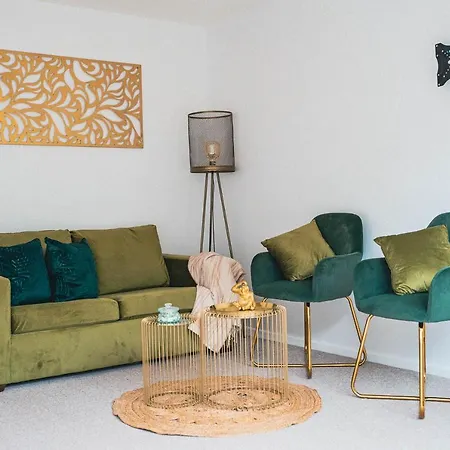 Jade's Cozy Retreat: Pet-Friendly 2-Bed with Garden Villa Cambridge  Exterior photo