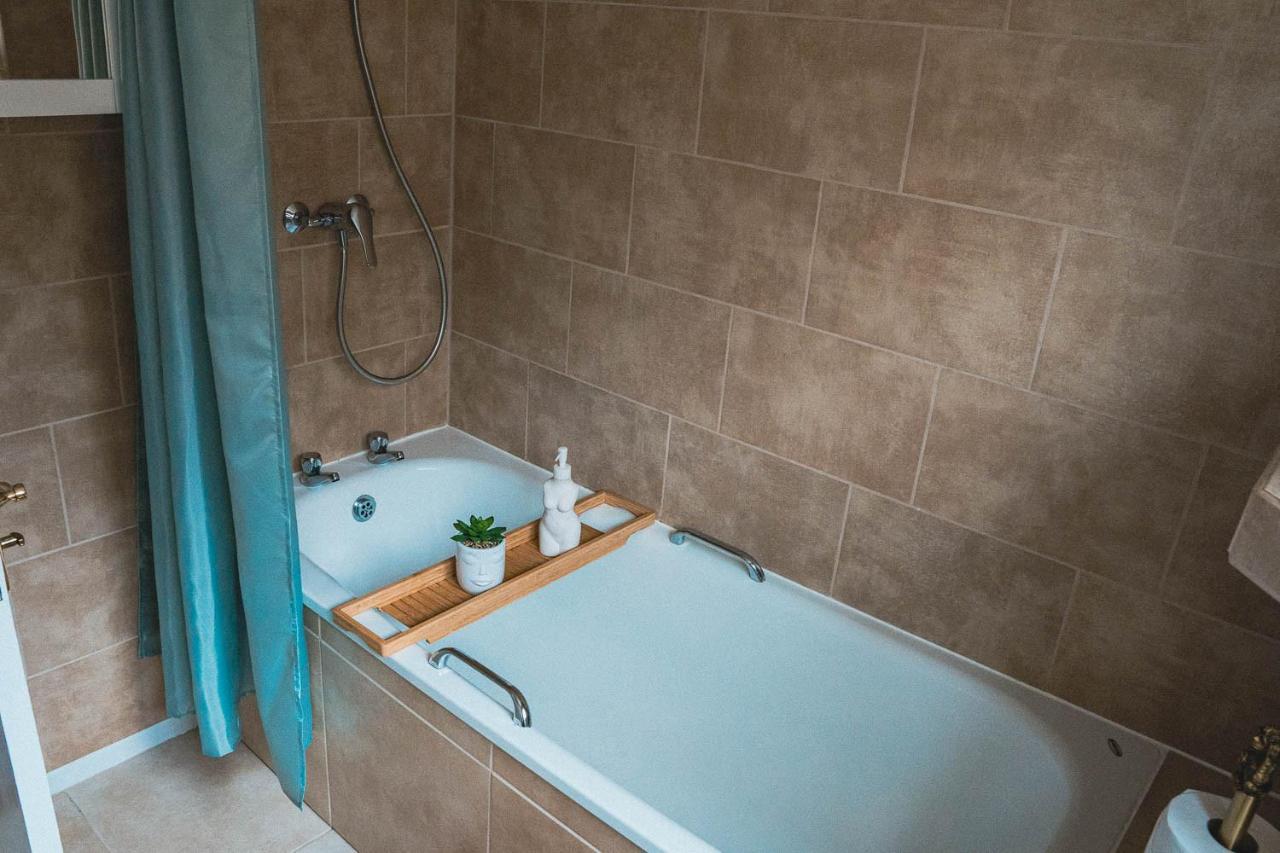 Jade's Cozy Retreat: Pet-friendly 2-bed With Garden *