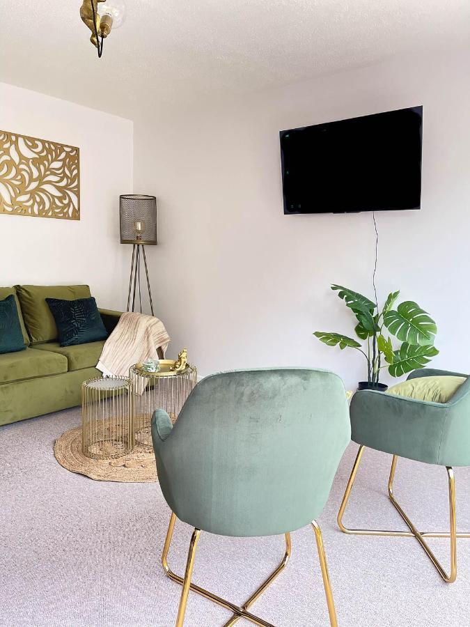 Holiday home Jade's Cozy Retreat: Pet-friendly 2-bed With Garden *