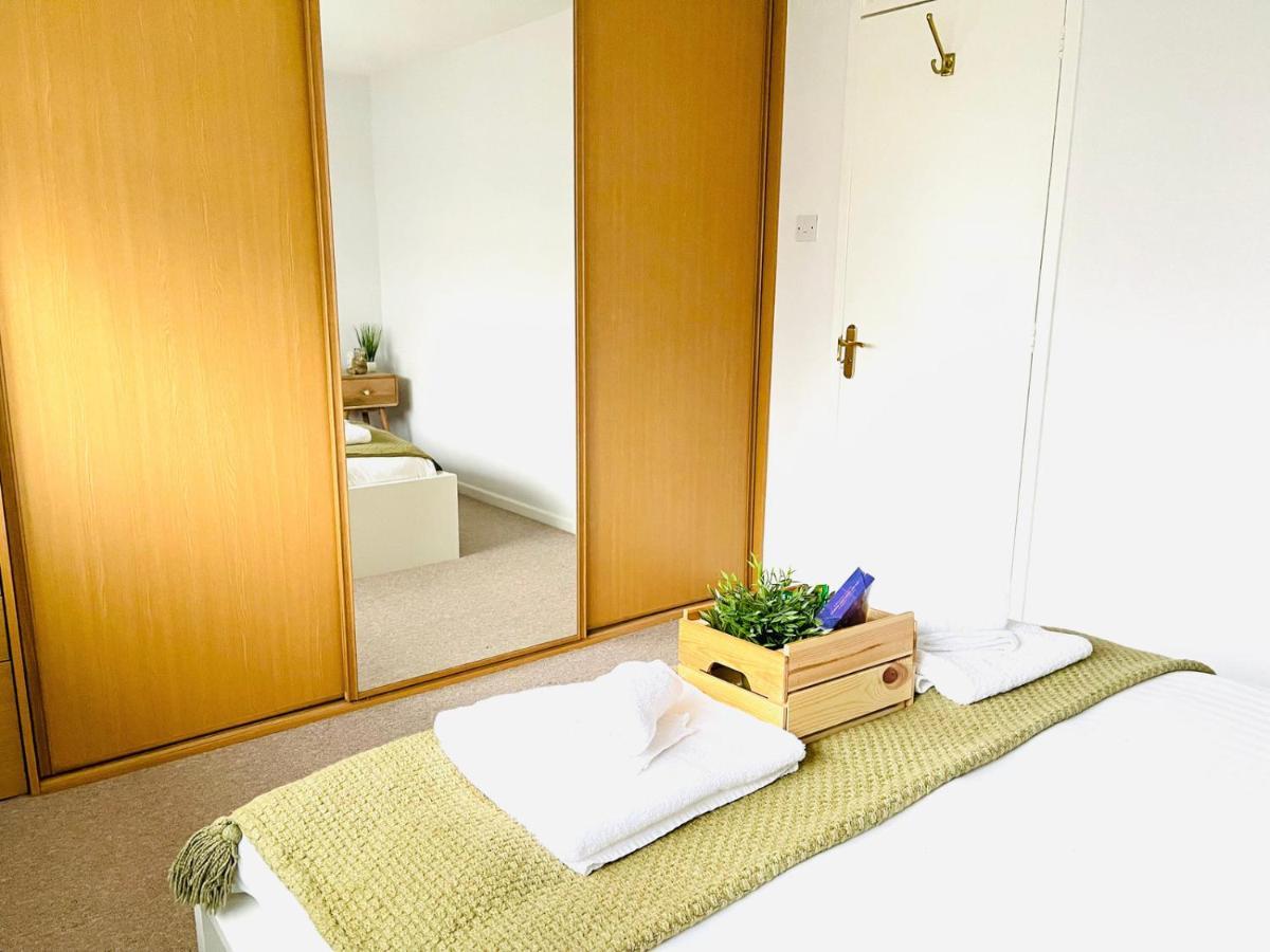 Jade's Cozy Retreat: Pet-friendly 2-bed With Garden