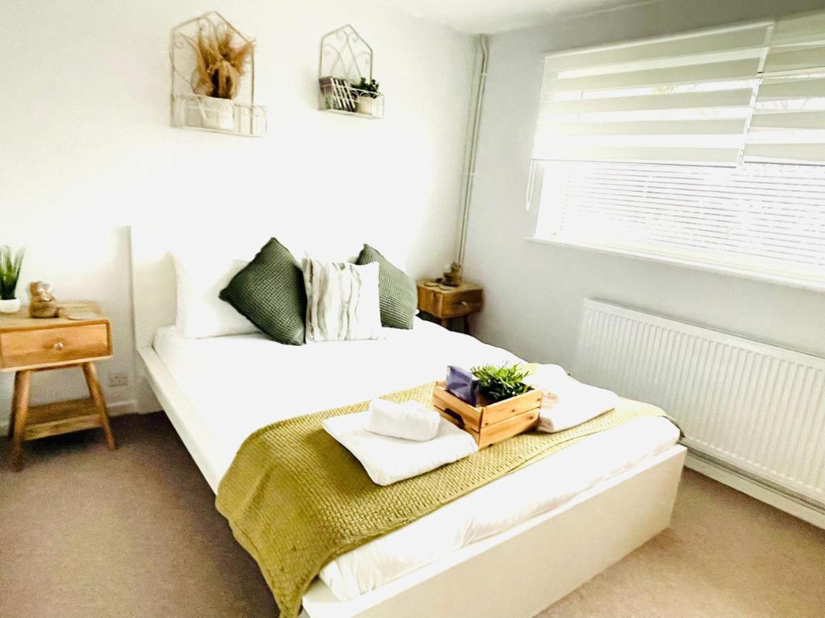Jade's Cozy Retreat: Pet-friendly 2-bed With Garden